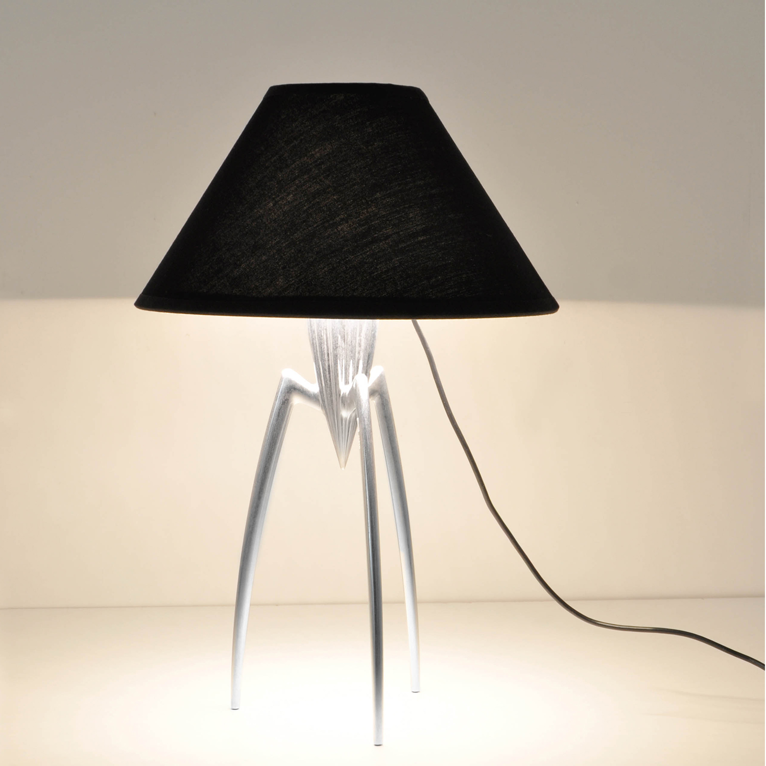 Cappello Table Lamp的图片
