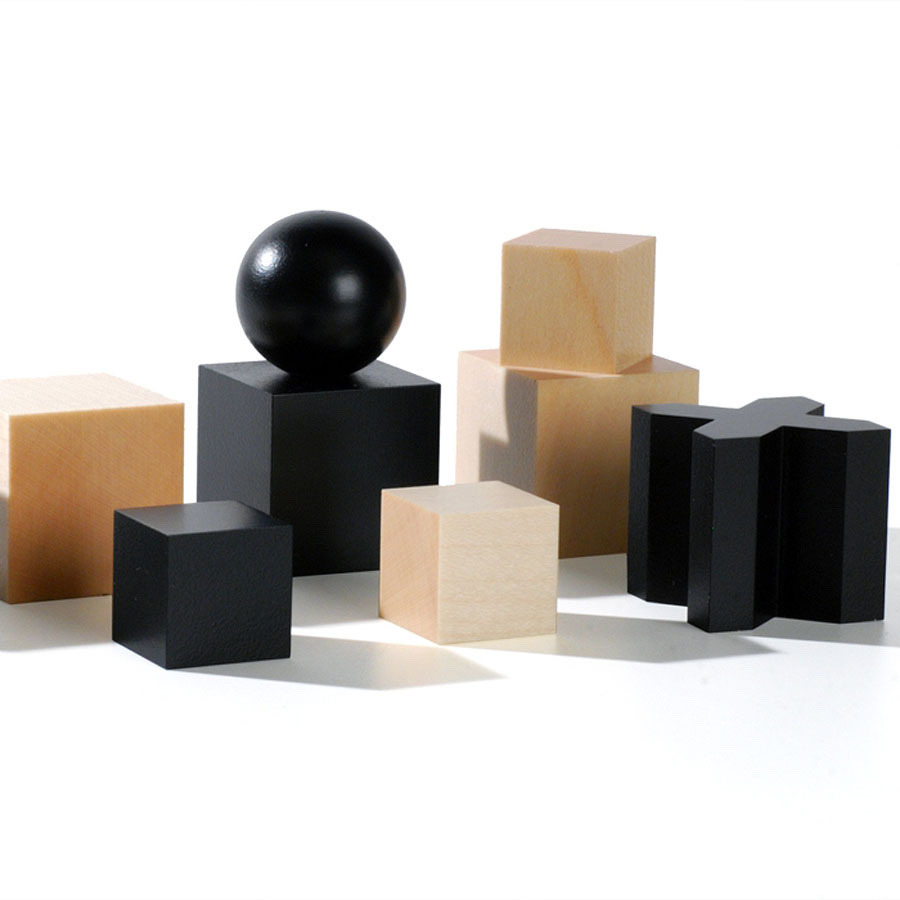 Josef Hartwig tarafından tasarlanan Bauhaus satranç taşları resmi